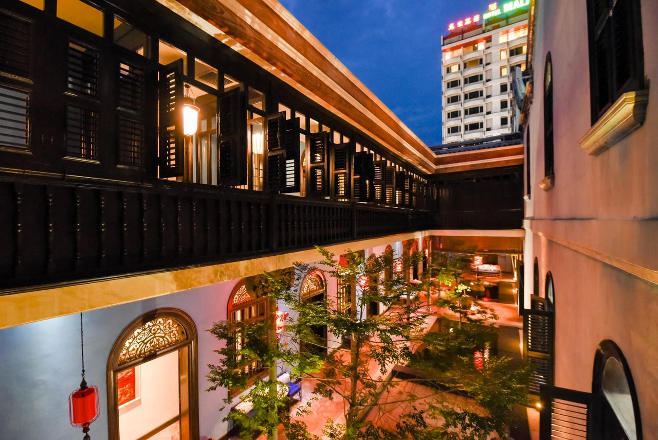 Отель Cheong Fatt Tze - The Blue Mansion Джорджтаун Экстерьер фото